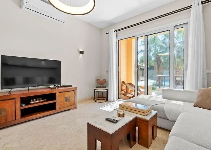 Stunning Poolhouse Duplex - 3 Beds - South Marina Appartement *