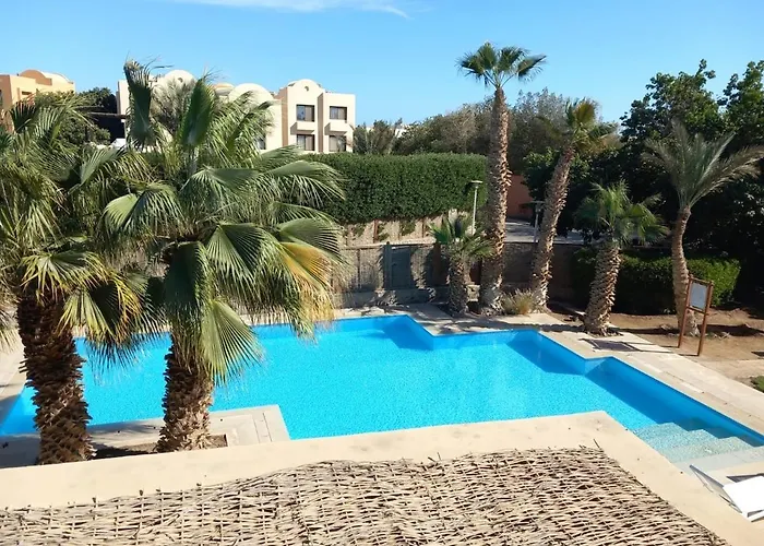 Stunning Poolhouse Duplex - 3 Beds - South Marina Appartement *