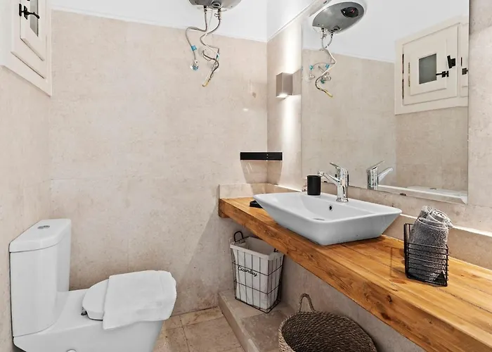 Stunning Poolhouse Duplex - 3 Beds - South Marina Apartment *